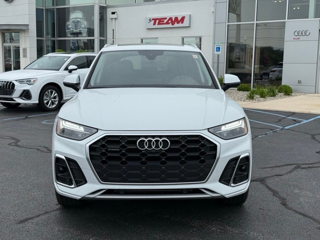 Used 2025 Audi Q5 Premium Plus with VIN WA1EAAFYXS2031490 for sale in Merrillville, IN