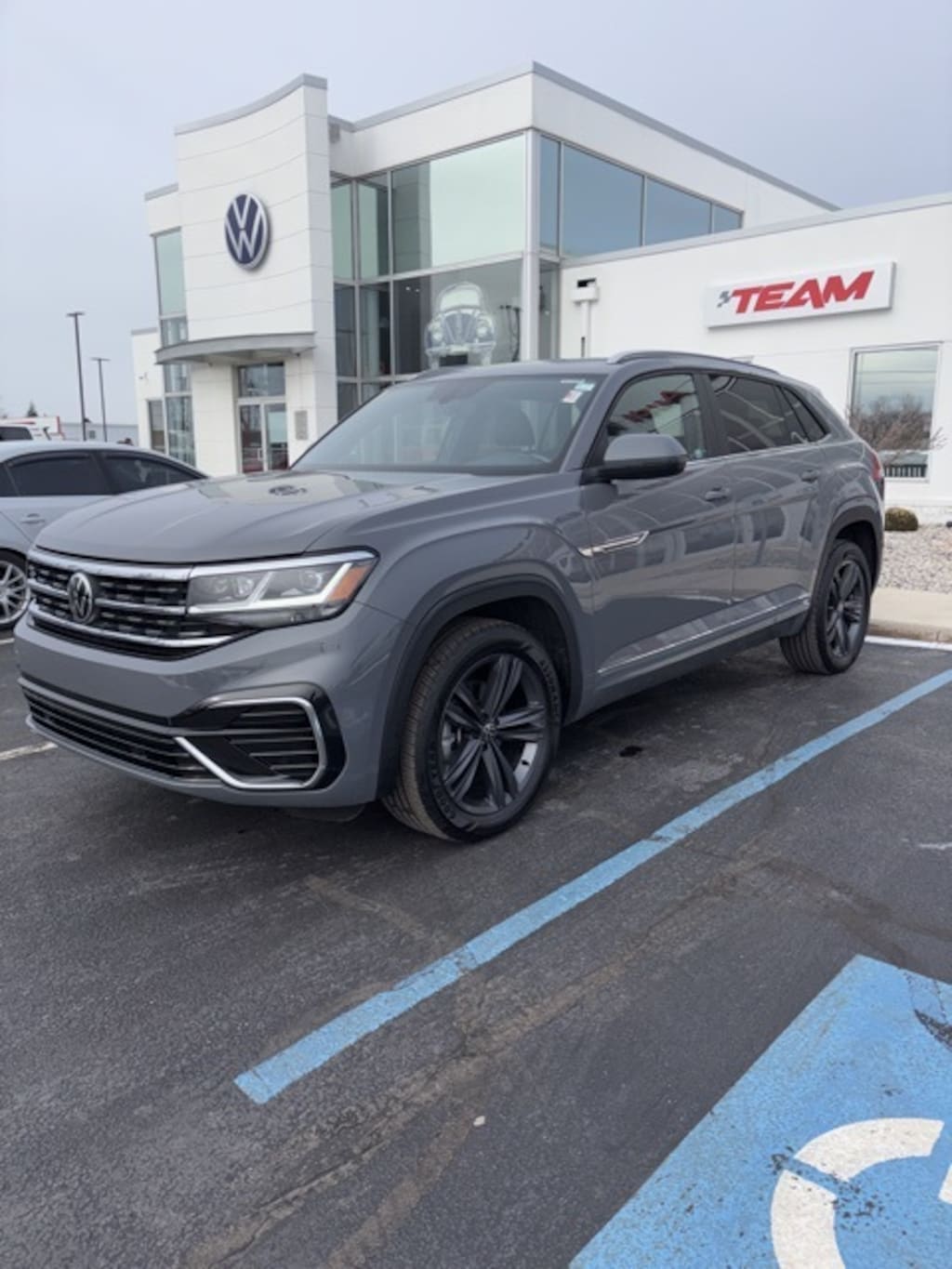 Used 2021 Volkswagen Atlas Cross Sport 3.6L V6 SE w/Technology R-Line SUV