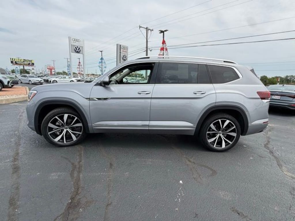 Used 2024 Volkswagen Atlas 2.0T SEL Premium R-Line SUV