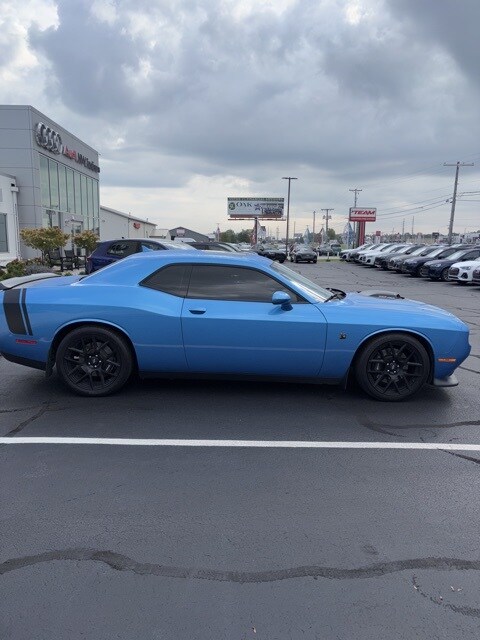 2015 Dodge Challenger R/T Scat Pack photo 4
