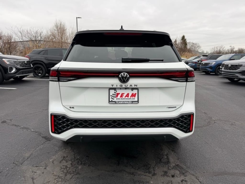 New 2026 Volkswagen Tiguan 2.0T SE R-Line Black SUV