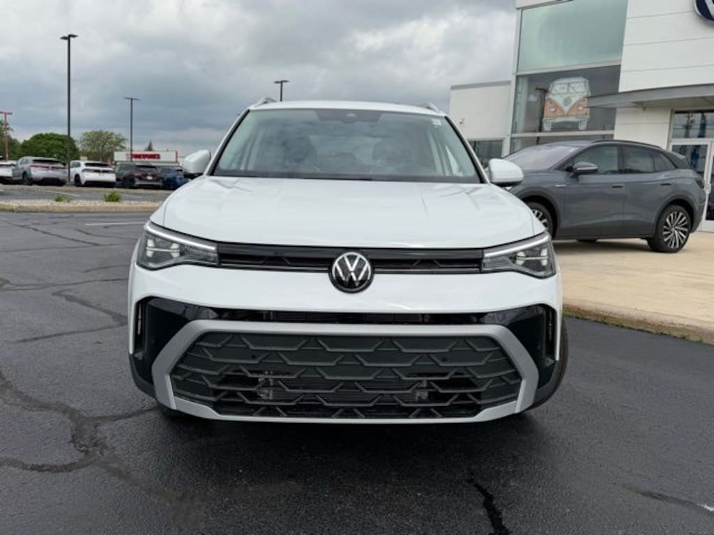New 2026 Volkswagen Taos 1.5T SE SUV