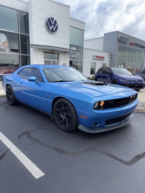 2015 Dodge Challenger R/T Scat Pack photo 3