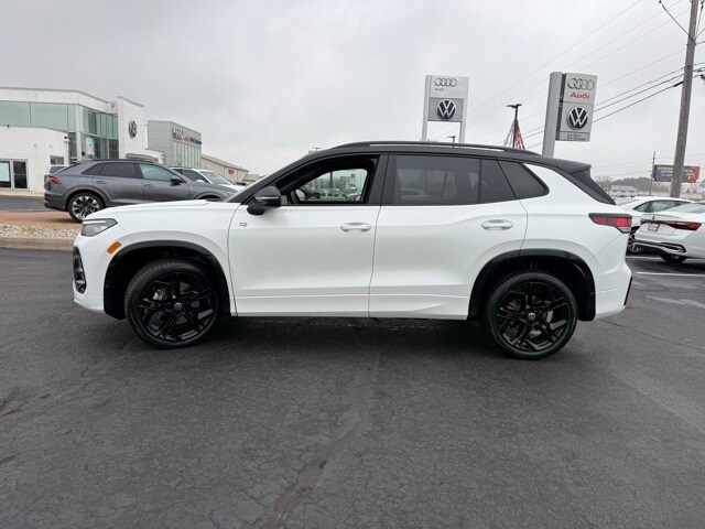 2025 Volkswagen Tiguan SE R-Line Black photo 3