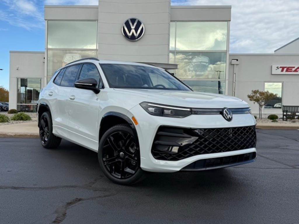 New 2026 Volkswagen Tiguan 2.0T SE R-Line Black SUV