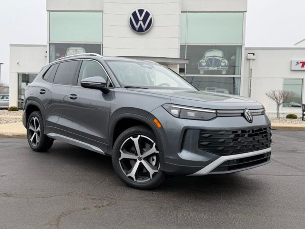 New 2026 Volkswagen Tiguan 2.0T SE SUV