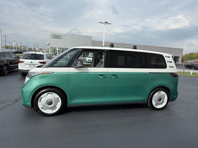 2025 Volkswagen ID. Buzz photo 3