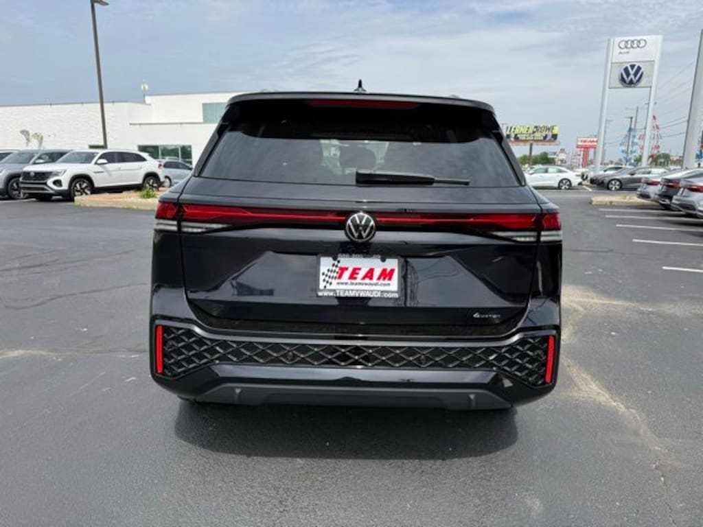 New 2026 Volkswagen Tiguan 2.0T SE R-Line Black SUV