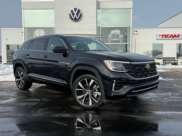 2024 Volkswagen Atlas Cross Sport SEL Premium R-LINE's photo