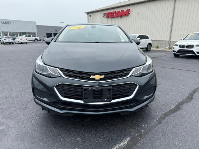 Used 2018 Chevrolet Cruze LT with VIN 1G1BE5SM1J7231630 for sale in Merrillville, IN