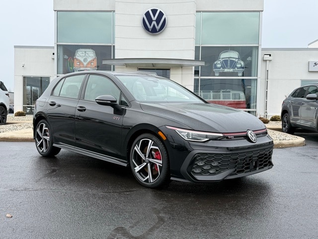 2026 Volkswagen Golf GTI SE's photo