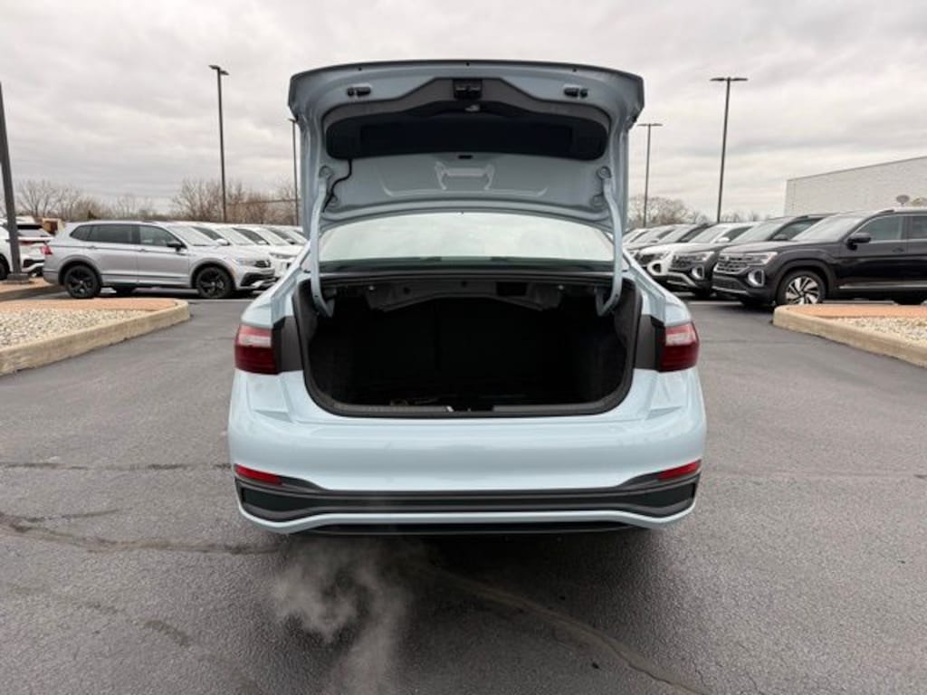 New 2026 Volkswagen Jetta 1.5T SE Sedan