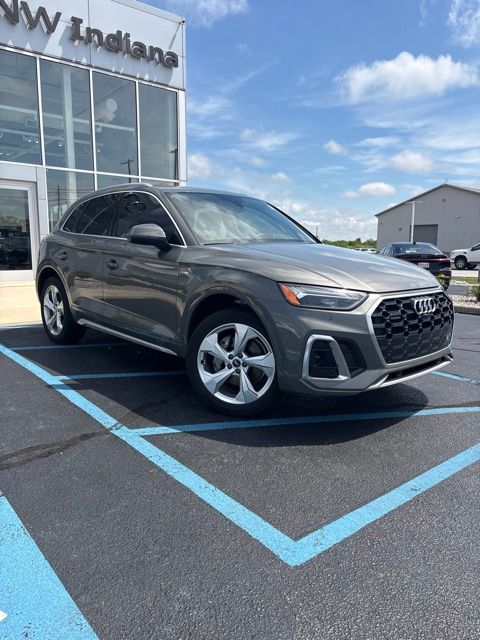2023 Audi Q5 45 Premium Plus's photo