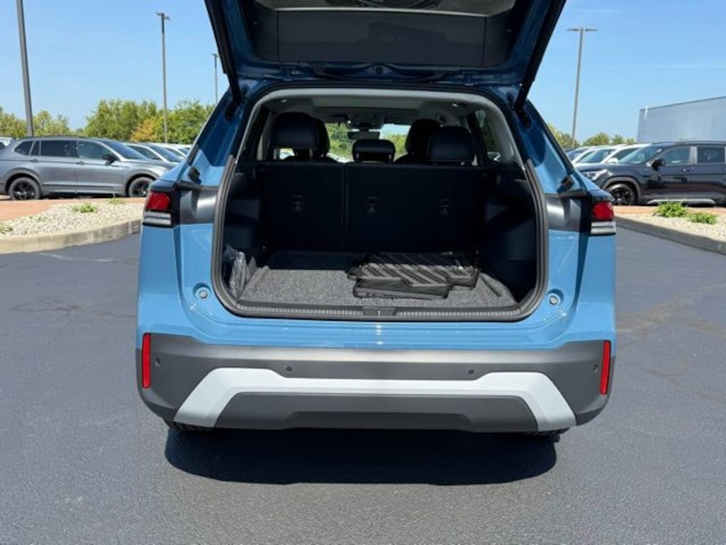 New 2025 Volkswagen Tiguan 2.0T SE SUV