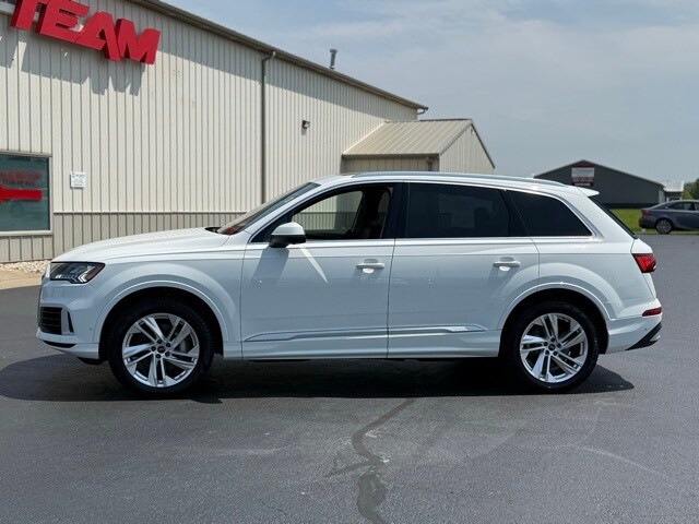 2024 Audi Q7 55 Premium Plus photo 4