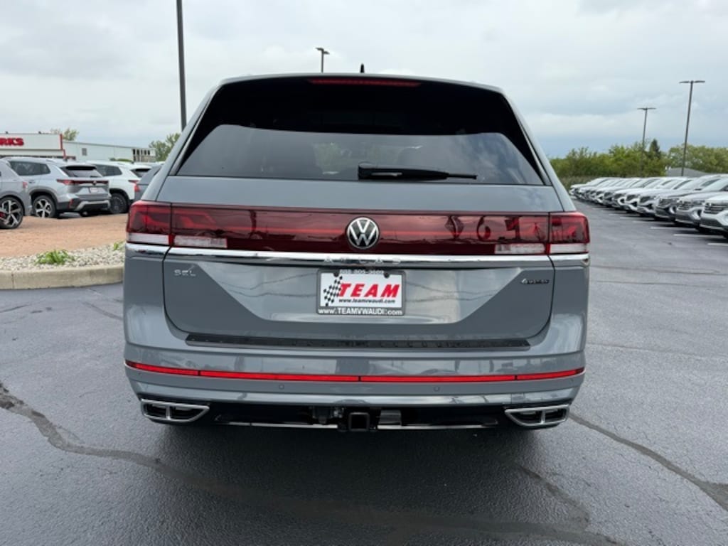 New 2026 Volkswagen Atlas 2.0T SEL Premium R-Line SUV