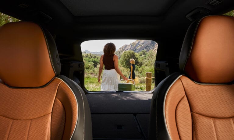 206VW-Tiguan-InteriorCargoSpaceSeatsDown