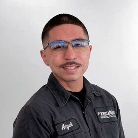 Staff member Angel Santos from ID_1df2cb