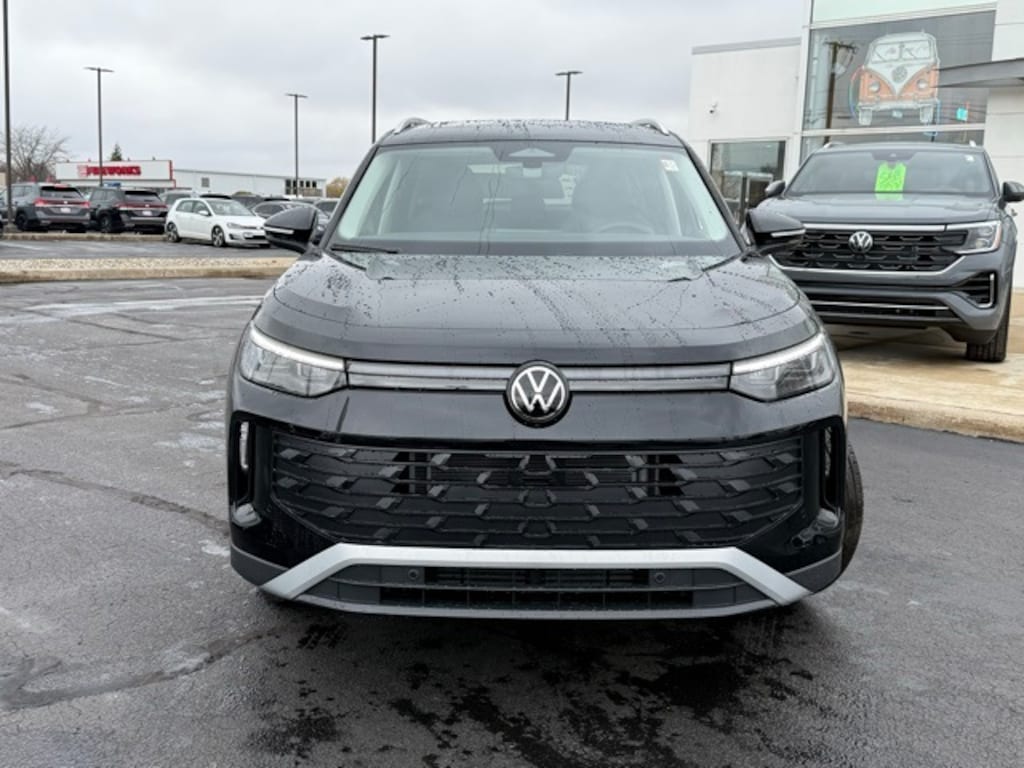 New 2026 Volkswagen Tiguan 2.0T SE SUV