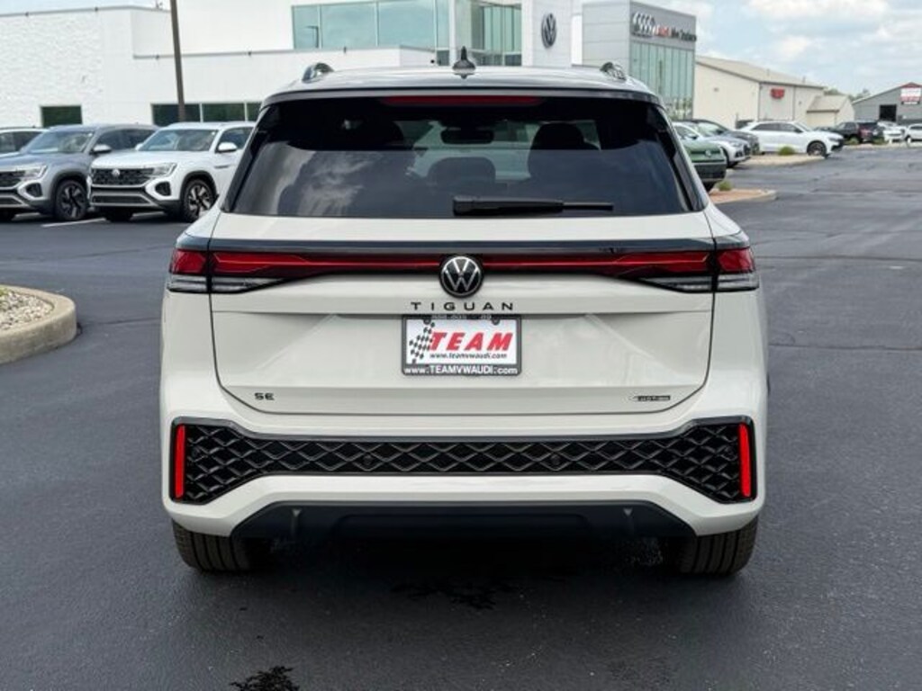 New 2026 Volkswagen Tiguan 2.0T SE R-Line Black SUV