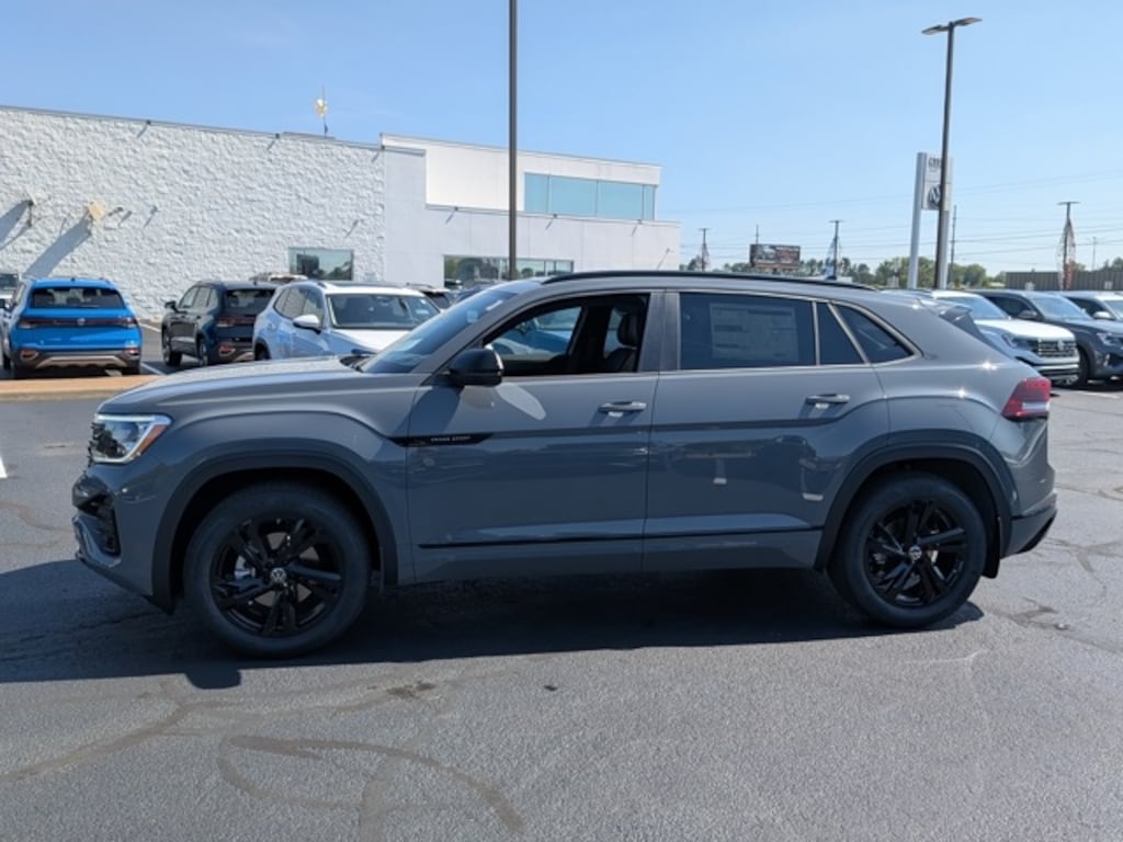 New 2026 Volkswagen Atlas Cross Sport 2.0T SEL R-Line Black SUV