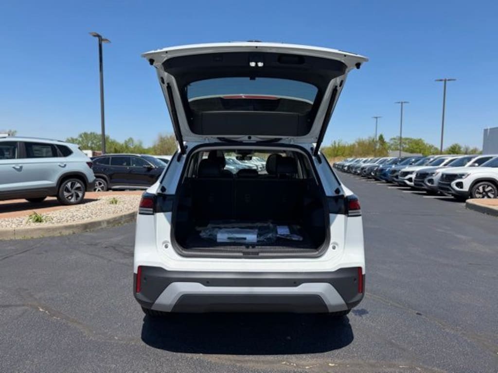 New 2026 Volkswagen Tiguan 2.0T SE SUV