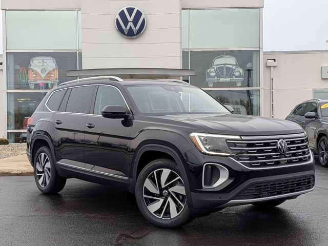 2026 Volkswagen Atlas SEL's photo