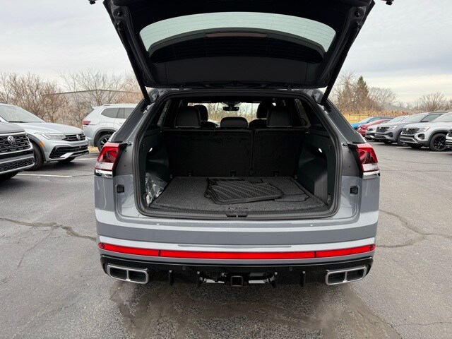2025 Volkswagen Atlas Cross Sport SEL Premium R-Line photo 3