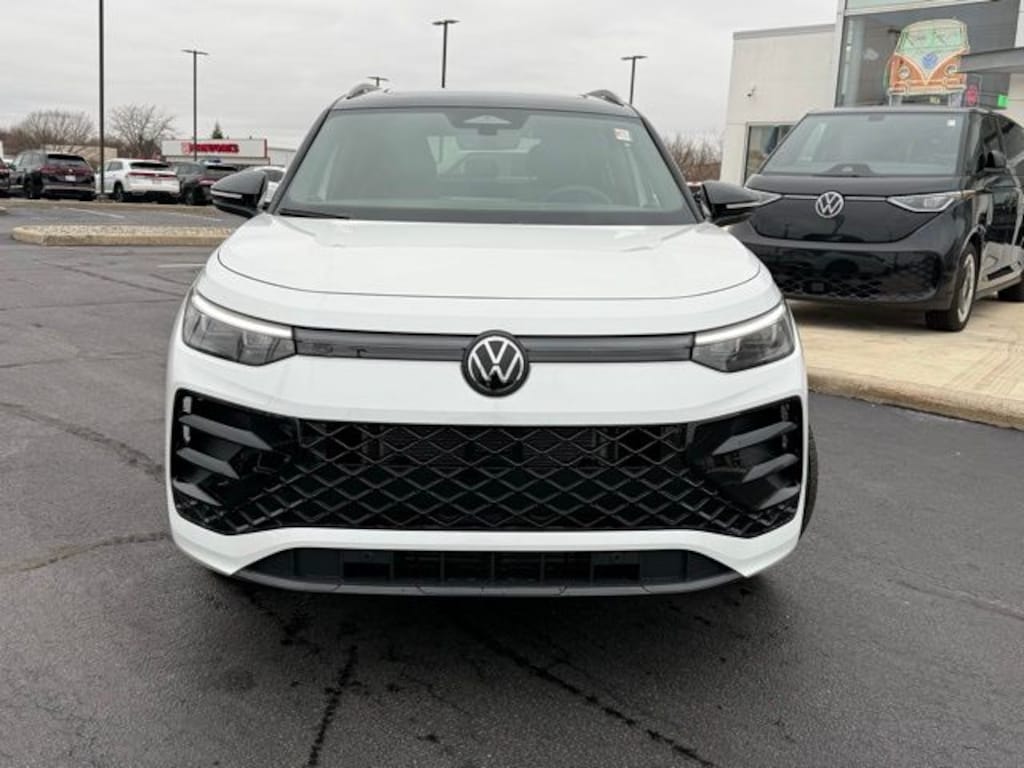 New 2026 Volkswagen Tiguan 2.0T SE R-Line Black SUV