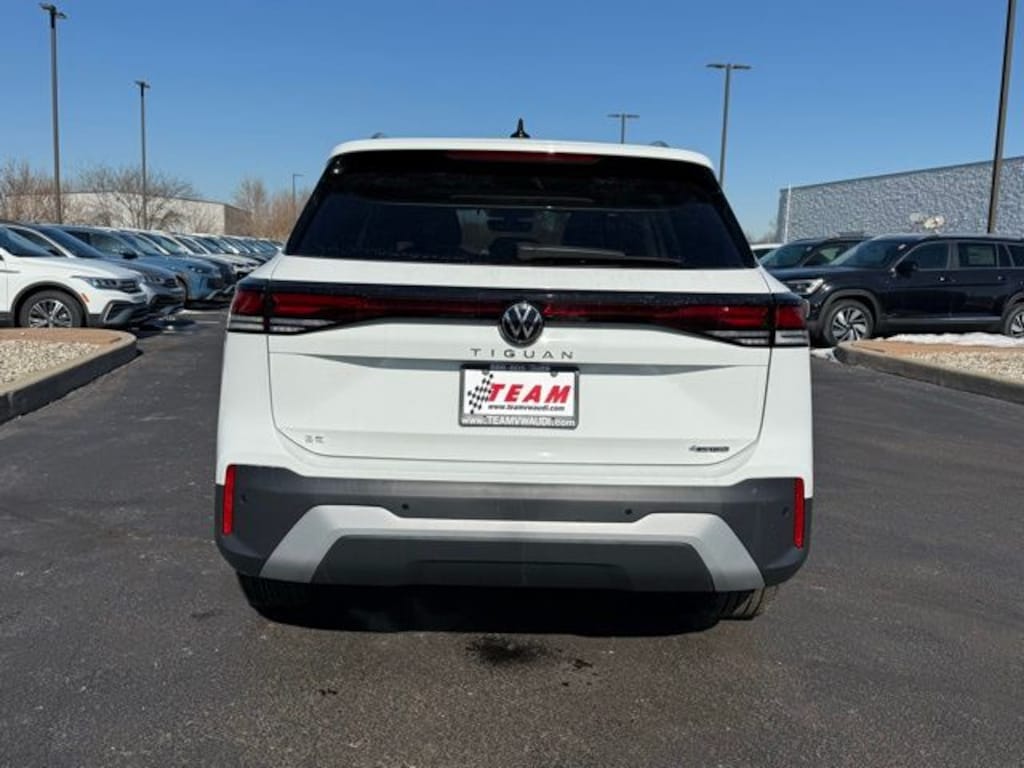New 2026 Volkswagen Tiguan 2.0T SE SUV