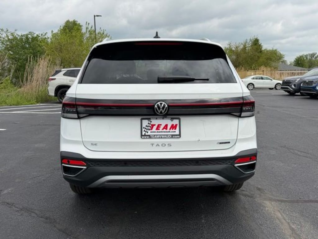 New 2026 Volkswagen Taos 1.5T SE SUV