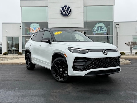 2025 Volkswagen Tiguan 2.0T SE R-Line Black SUV