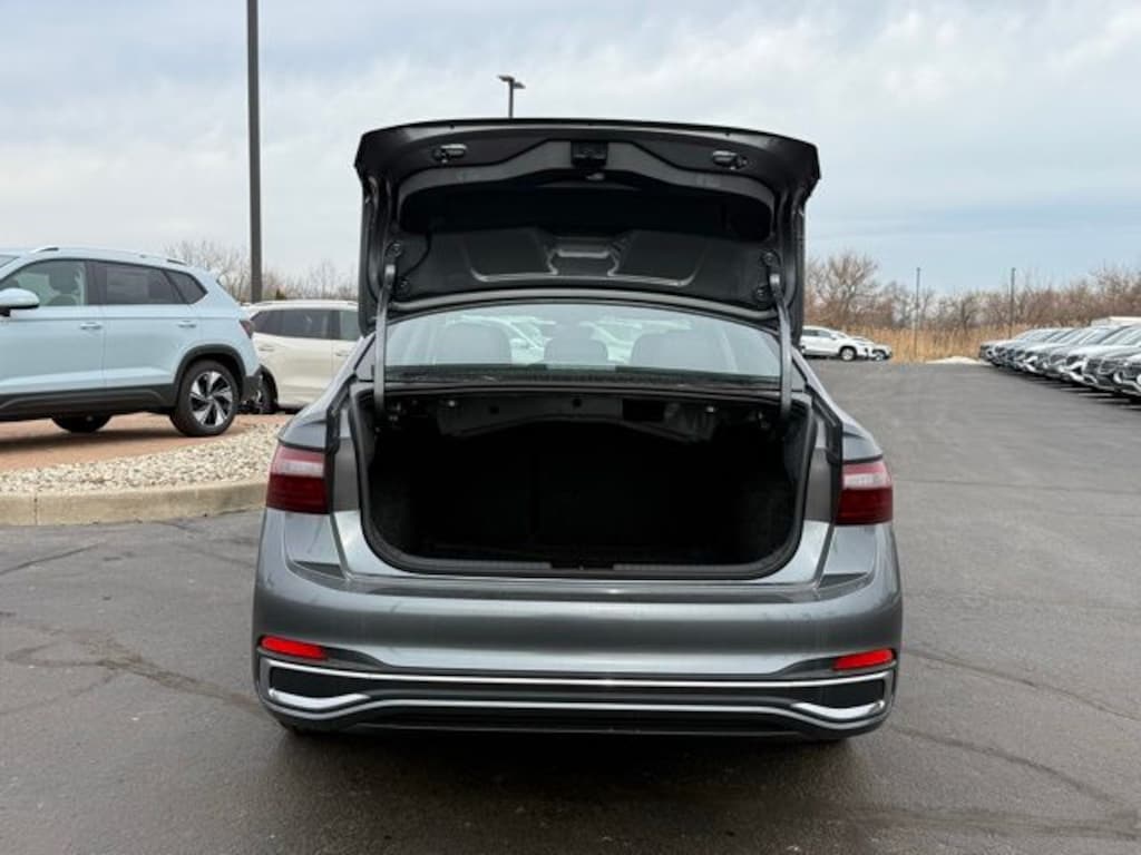 New 2026 Volkswagen Jetta 1.5T SEL Sedan