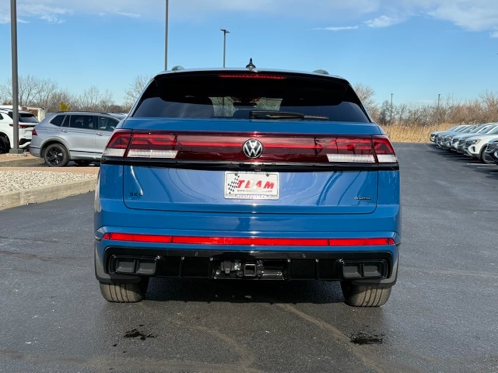 New 2026 Volkswagen Atlas Cross Sport 2.0T SEL R-Line Black SUV