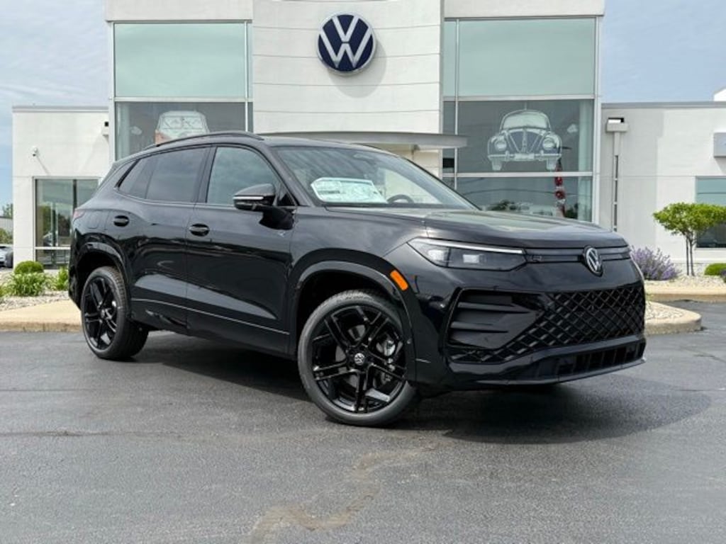 New 2026 Volkswagen Tiguan 2.0T SE R-Line Black SUV