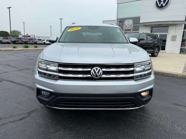 Used 2018 Volkswagen Atlas SE w/Tech with VIN 1V2LR2CA2JC574052 for sale in Merrillville, IN