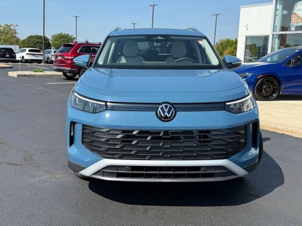 New 2025 Volkswagen Tiguan 2.0T SE SUV