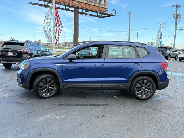 2022 Volkswagen Taos S photo 3