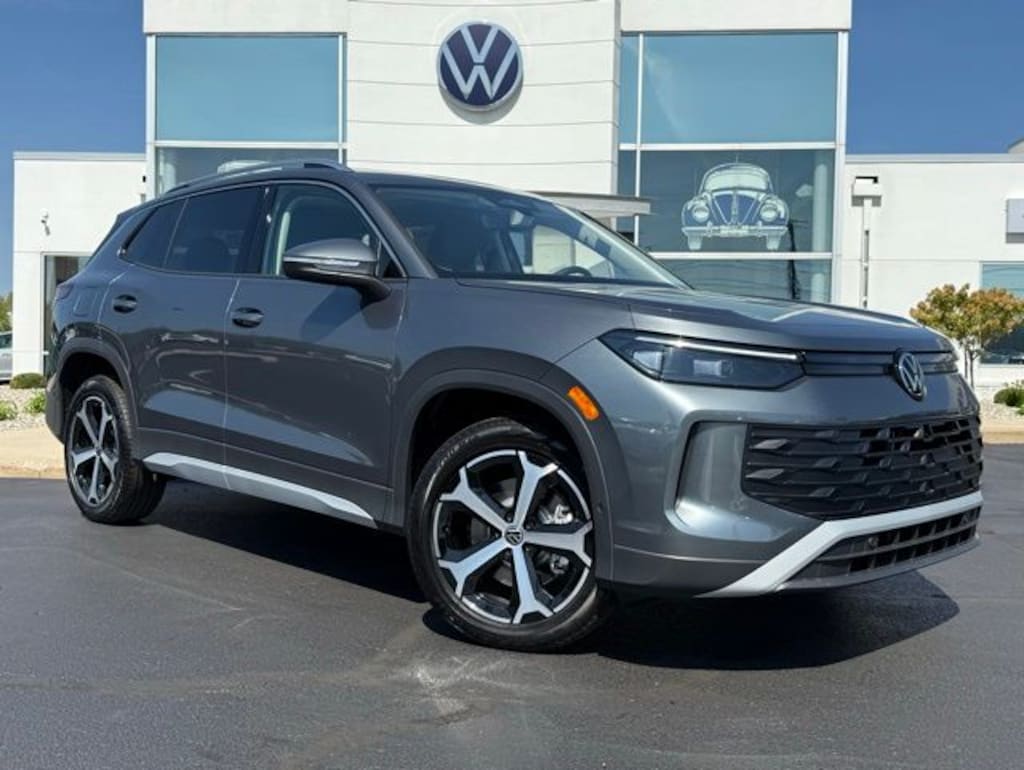 New 2025 Volkswagen Tiguan 2.0T SE SUV