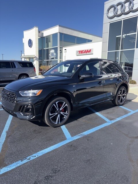 2025 Audi Q5 S line Premium Plus photo 2