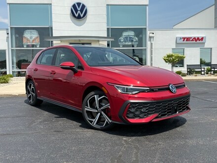 2025 Volkswagen Golf GTI 2.0T SE Hatchback