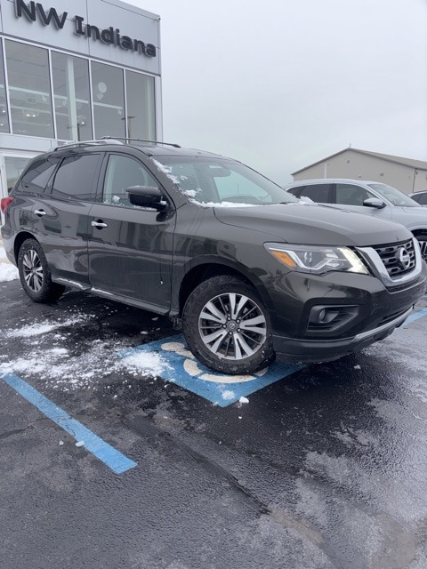 2017 Nissan Pathfinder SV