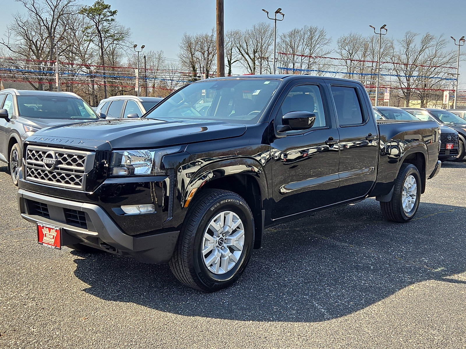 2023 Nissan Frontier SV photo 2