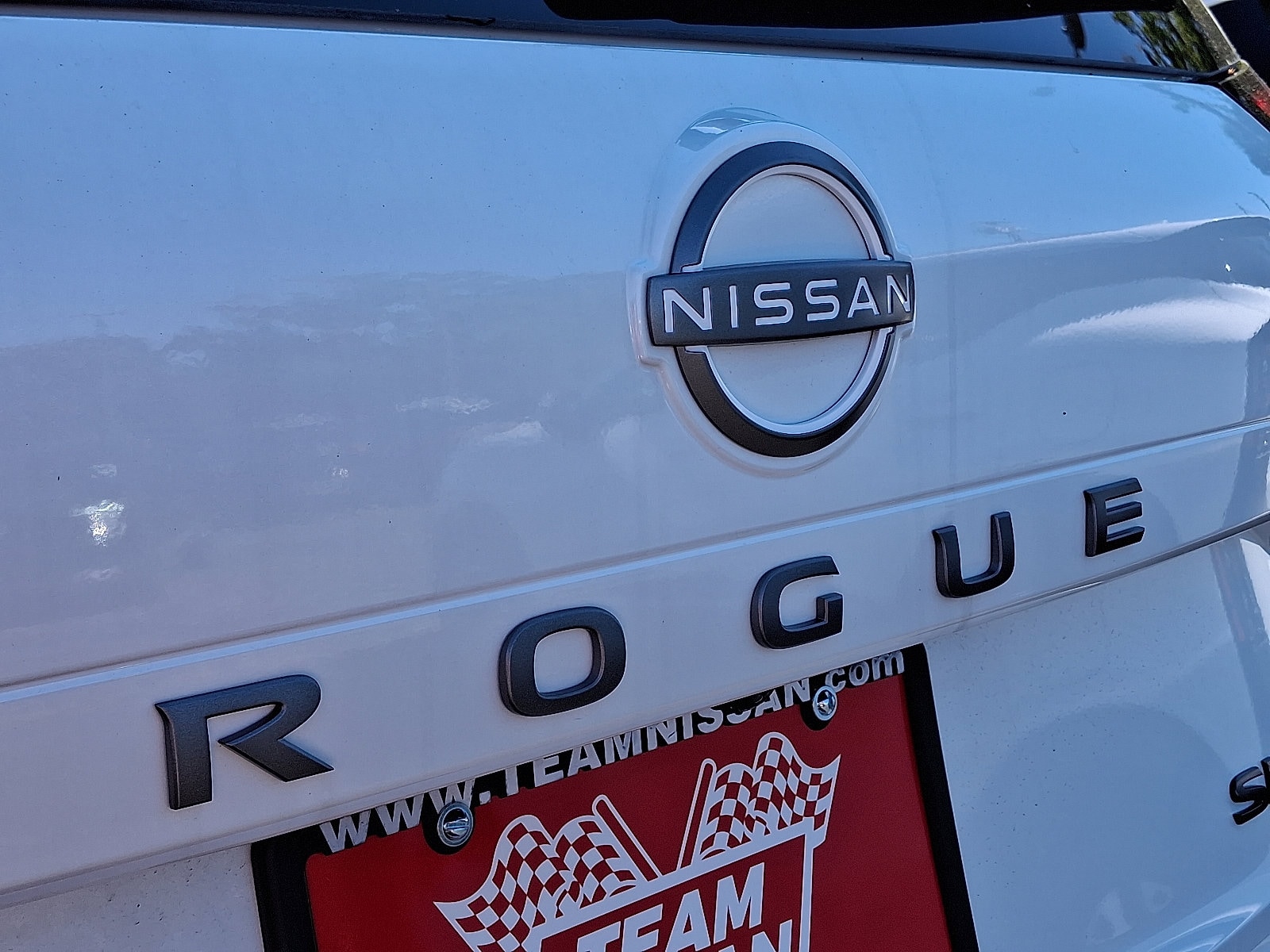 2025 Nissan Rogue SL - Photo 11
