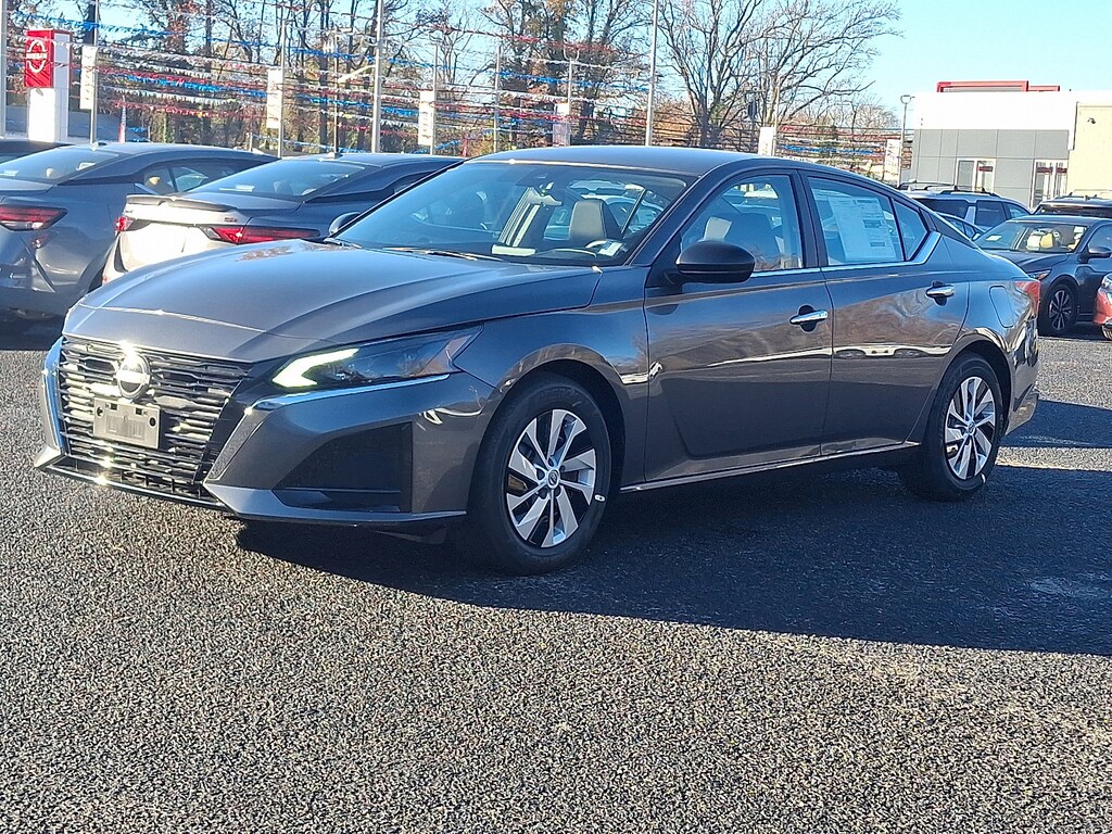 Used 2025 Nissan Altima S S FWD