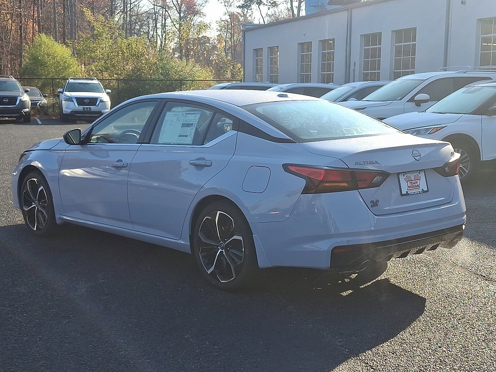 2025 Nissan Altima SR photo 2