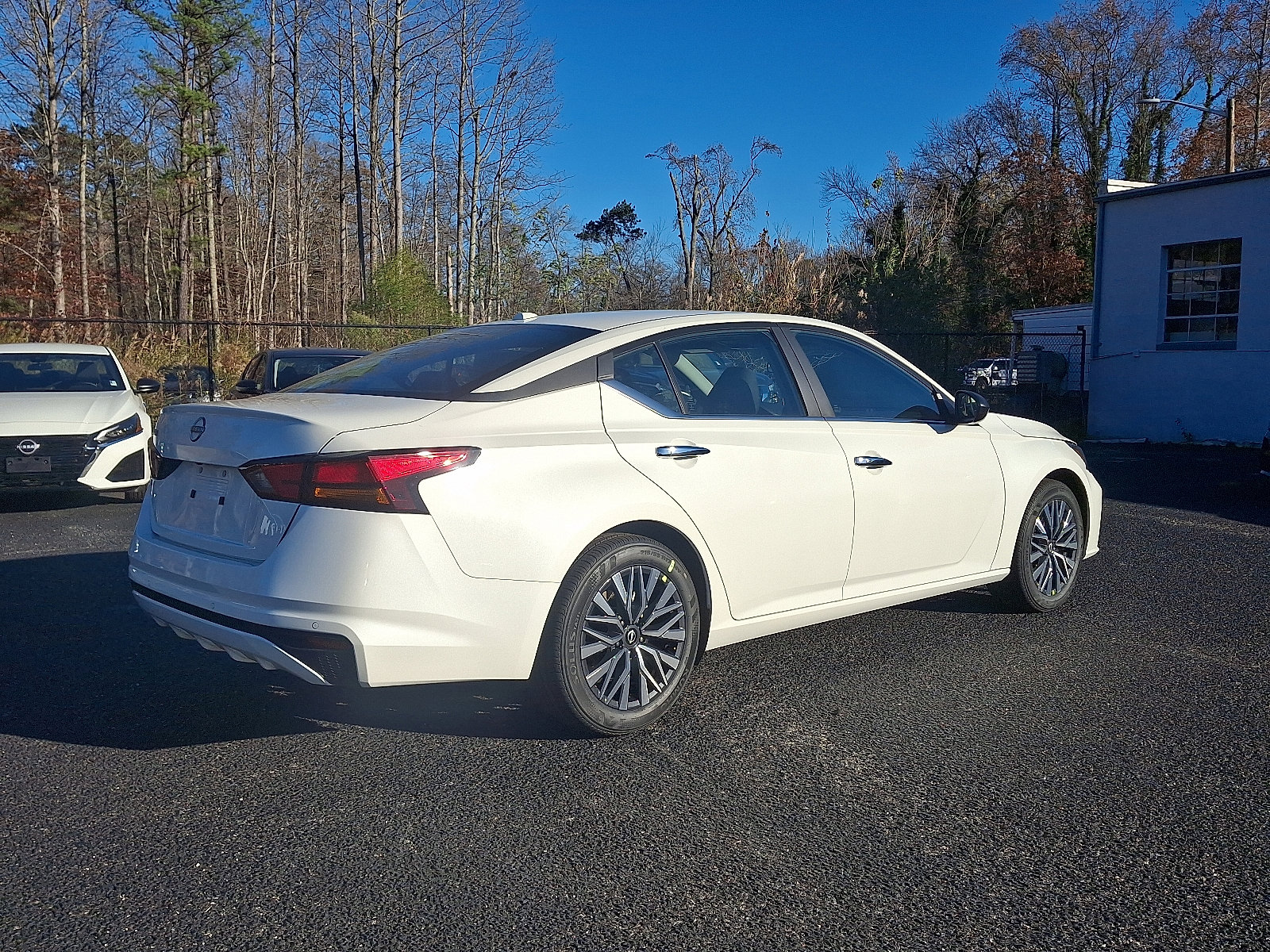 2025 Nissan Altima SV photo 4