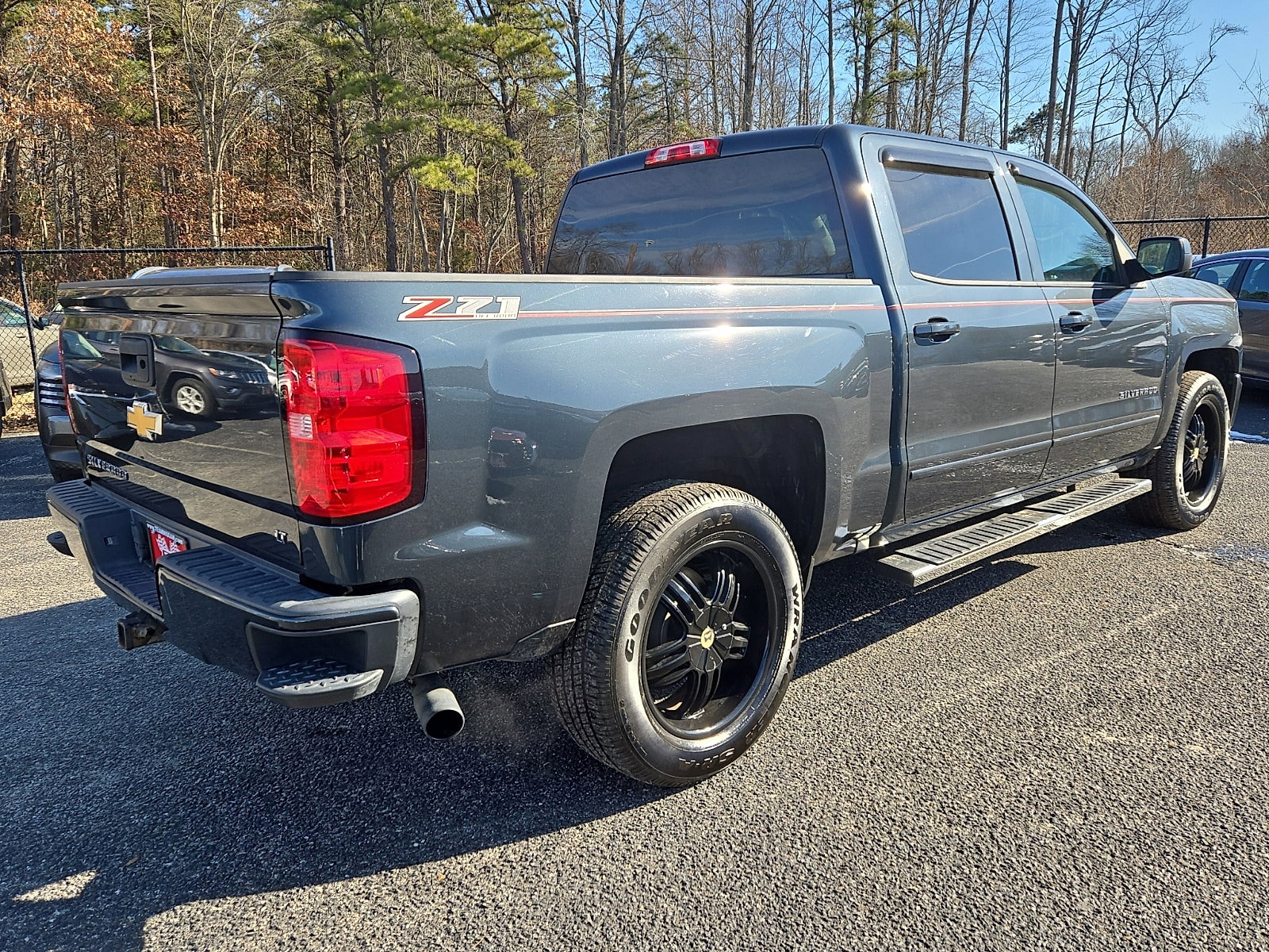 2017 Chevrolet Silverado 1500 LT photo 5