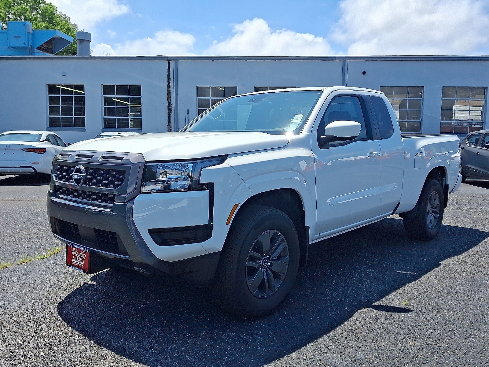 2025 Nissan Frontier King Cab SV photo 3