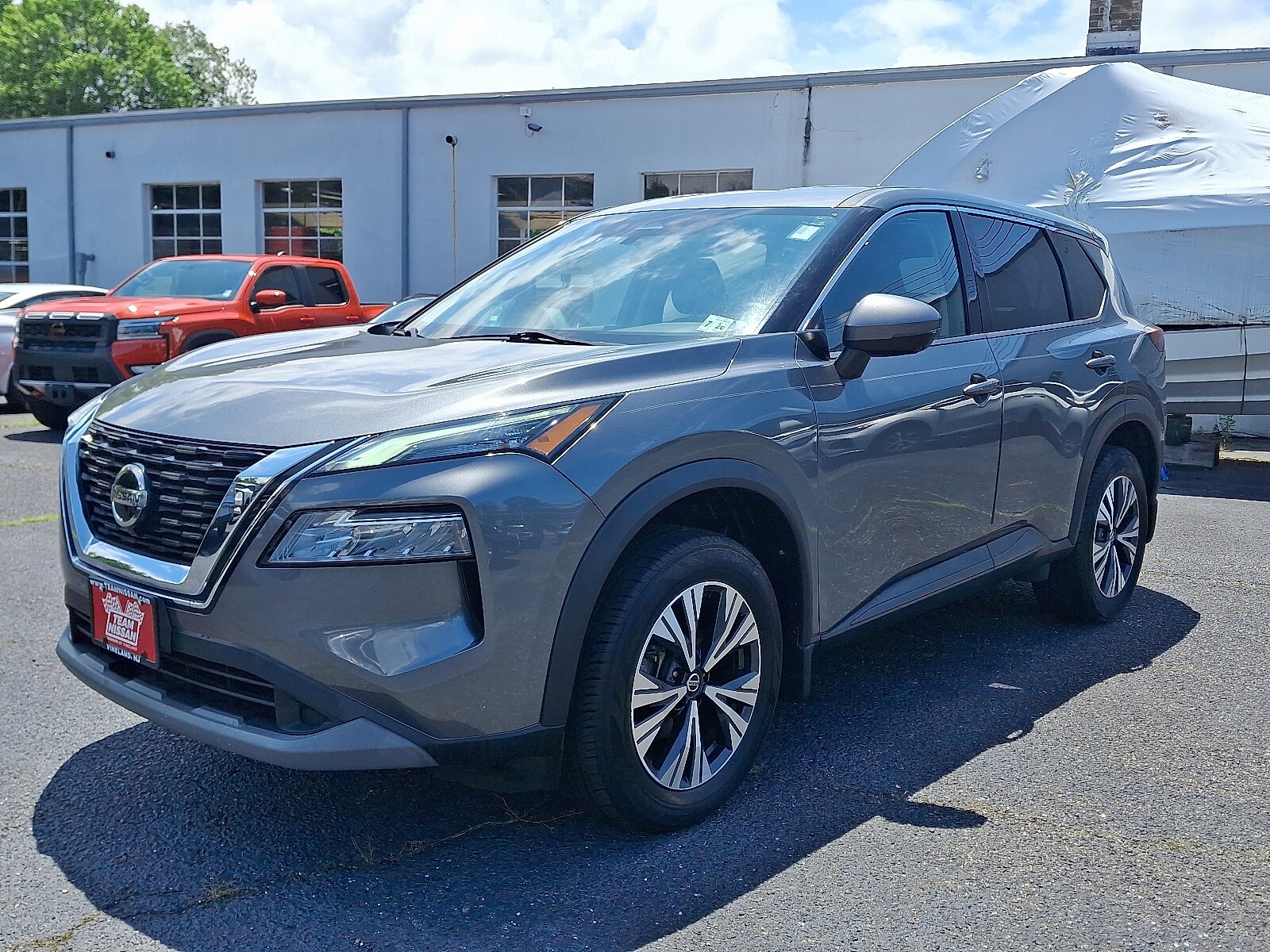 2021 Nissan Rogue SV photo 2